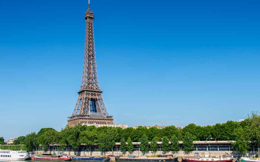 Les anneaux olympiques devraient rester sur la tour Eiffel au moins jusqu'en 2028